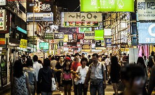 香港零售業回暖延續四個月，鞋帽零售業能否走出信心陰霾？