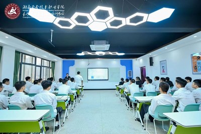 產(chǎn)教融合新篇章 安培中心攜手三企共建軟件與網(wǎng)絡(luò)安全產(chǎn)業(yè)學(xué)院，賦能上海網(wǎng)絡(luò)信息安全軟件開發(fā)